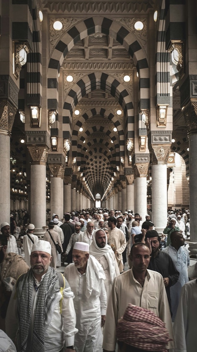 В мечети Пророка ﷺ